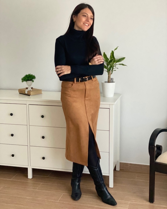 Falda midi camel
